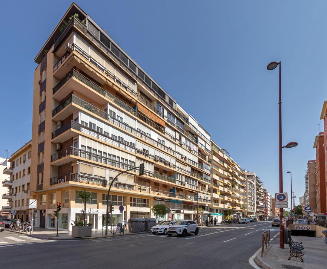 Lujan Deluxe Suites By Valcambre Seville Exterior photo