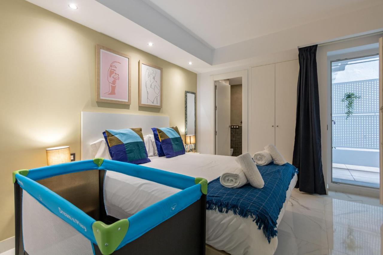 Lujan Deluxe Suites By Valcambre Seville Exterior photo